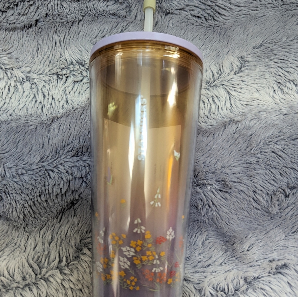 Starbucks Asia floral 20oz plastic cold cup with tulip topper BNWT